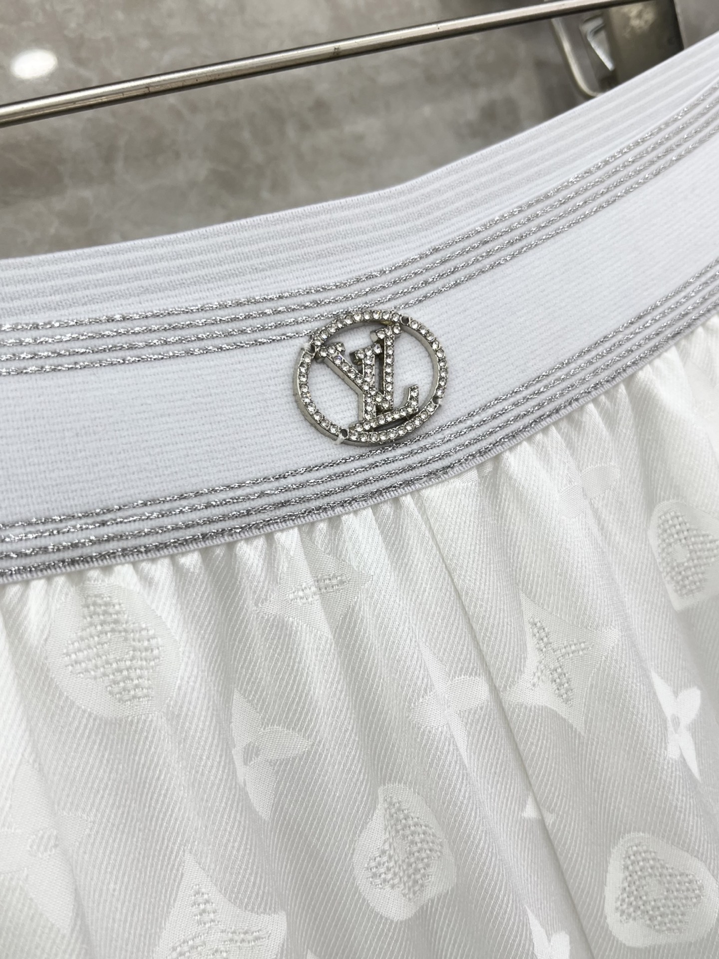 🛒𝐍𝐄𝐖 · 𝟐𝟎𝟐6/爆款现货【早春新款】设计师｜女神同款织带提花休闲裤工艺钻扣设计，清新的色系 亲肤