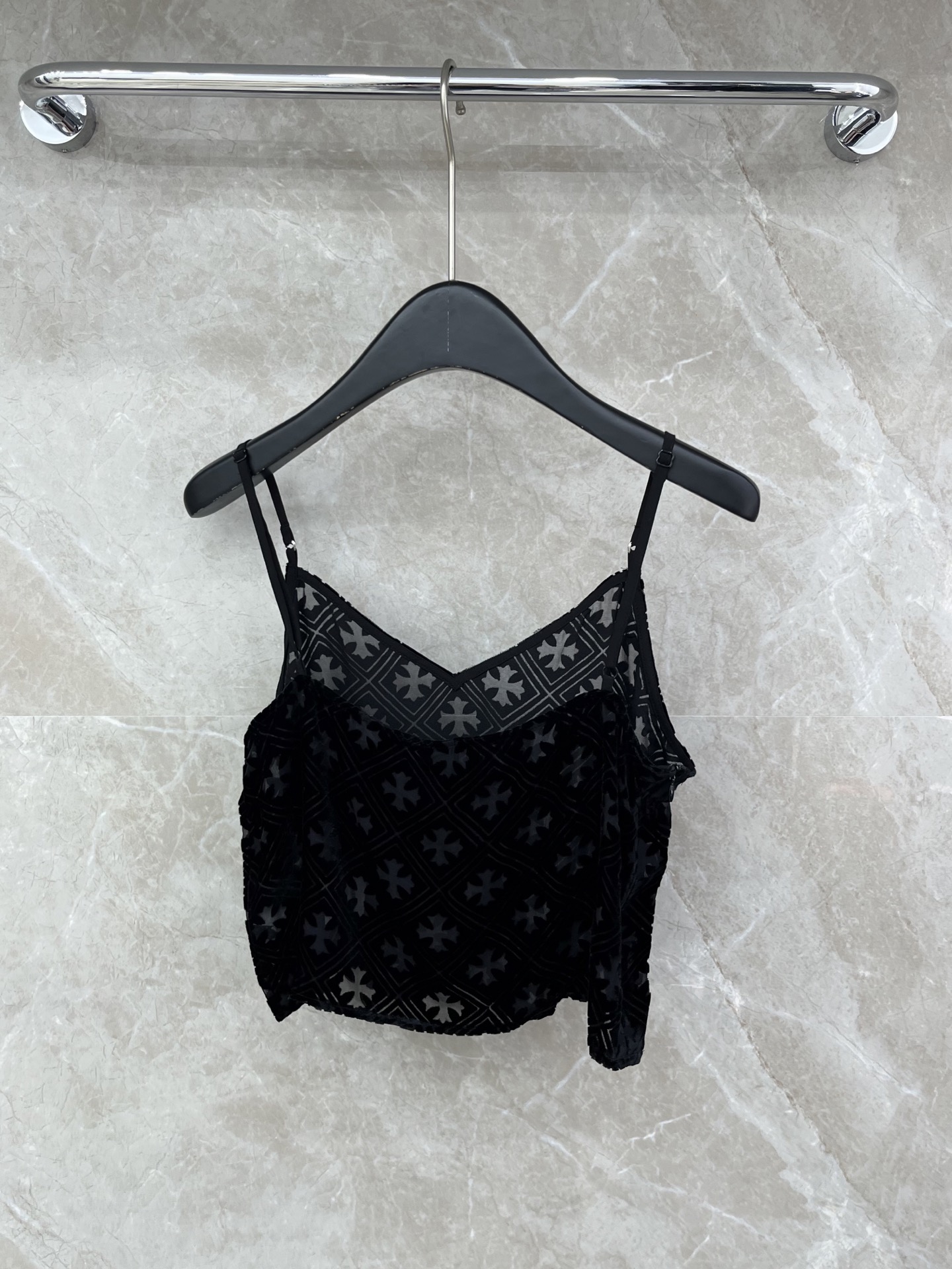 🛒𝐍𝐄𝐖 · 𝟐𝟎𝟐6/爆款现货原单品质 克罗星｜2026新品十字架真丝丝绒吊带 系列款定制YB材质 透