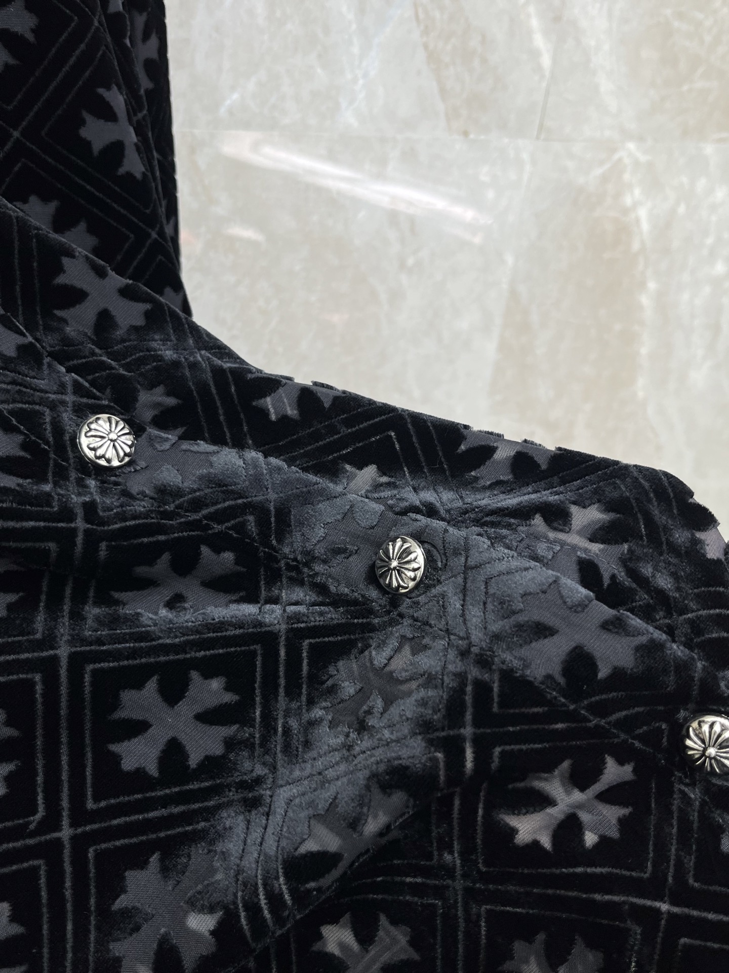 🛒𝐍𝐄𝐖 · 𝟐𝟎𝟐6/爆款现货原单品质 克罗星｜2026新品十字架真丝丝绒衬衫外套 系列款定制YB材质