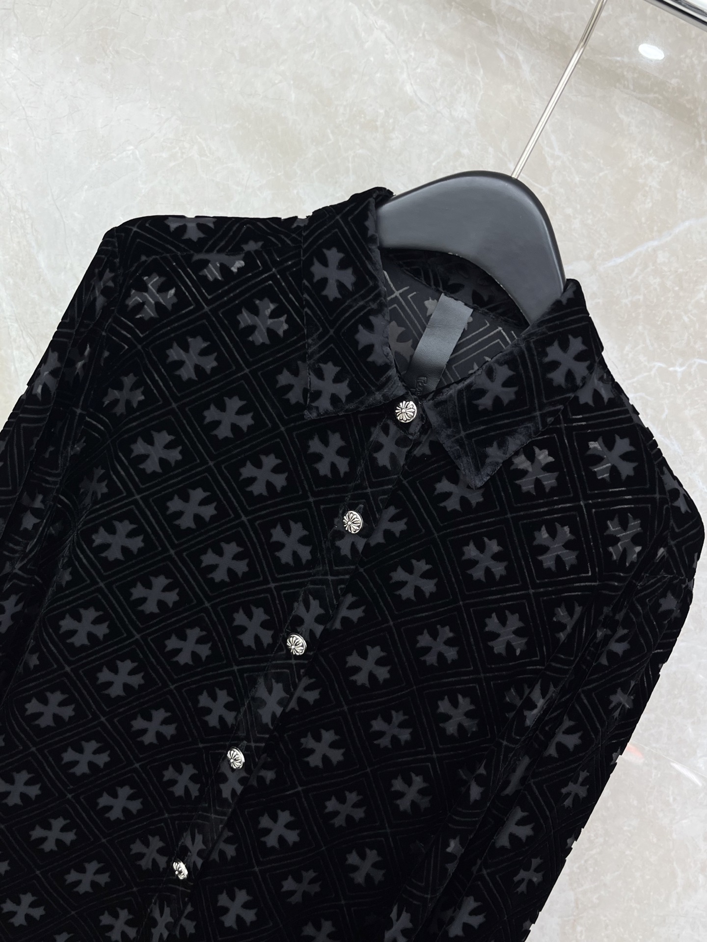 🛒𝐍𝐄𝐖 · 𝟐𝟎𝟐6/爆款现货原单品质 克罗星｜2026新品十字架真丝丝绒衬衫外套 系列款定制YB材质