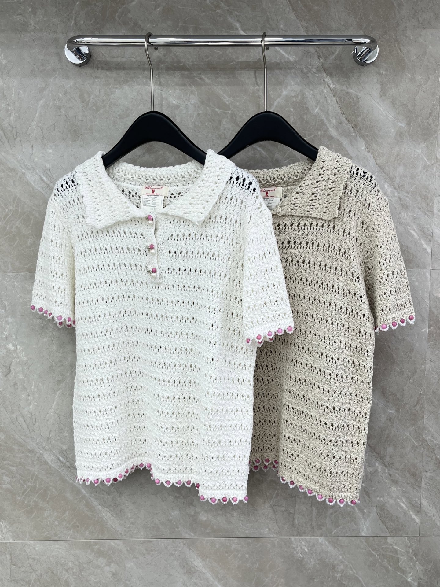 🛒𝐍𝐄𝐖 · 𝟐𝟎𝟐6/爆款现货设计师 小众｜26新品镂空钩花手工针织Polo短袖王炸单品，精致常规版型