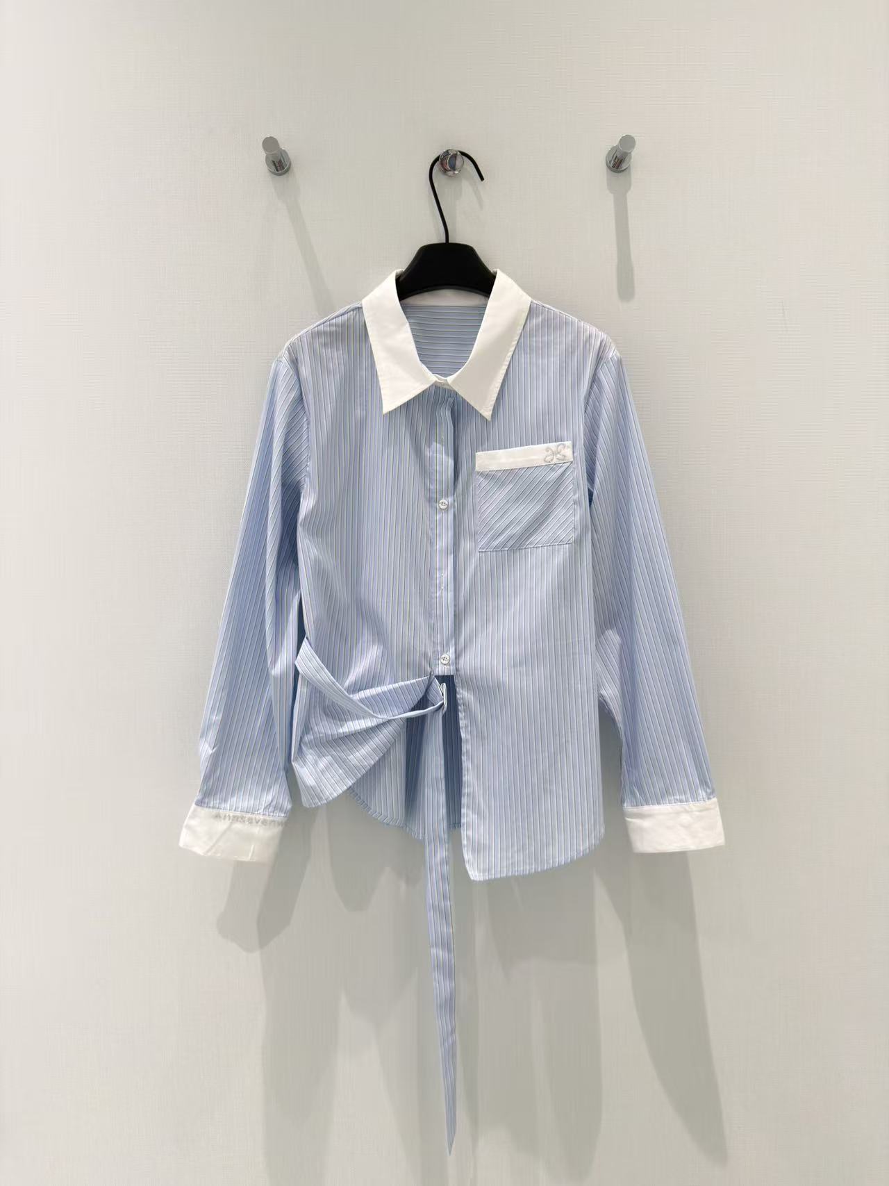 🛒𝐍𝐄𝐖 · 𝟐𝟎𝟐6/爆款现货【早春新款】小众｜2026条纹烫钻衬衫定制YB材质 舒适好穿 挺括有型 