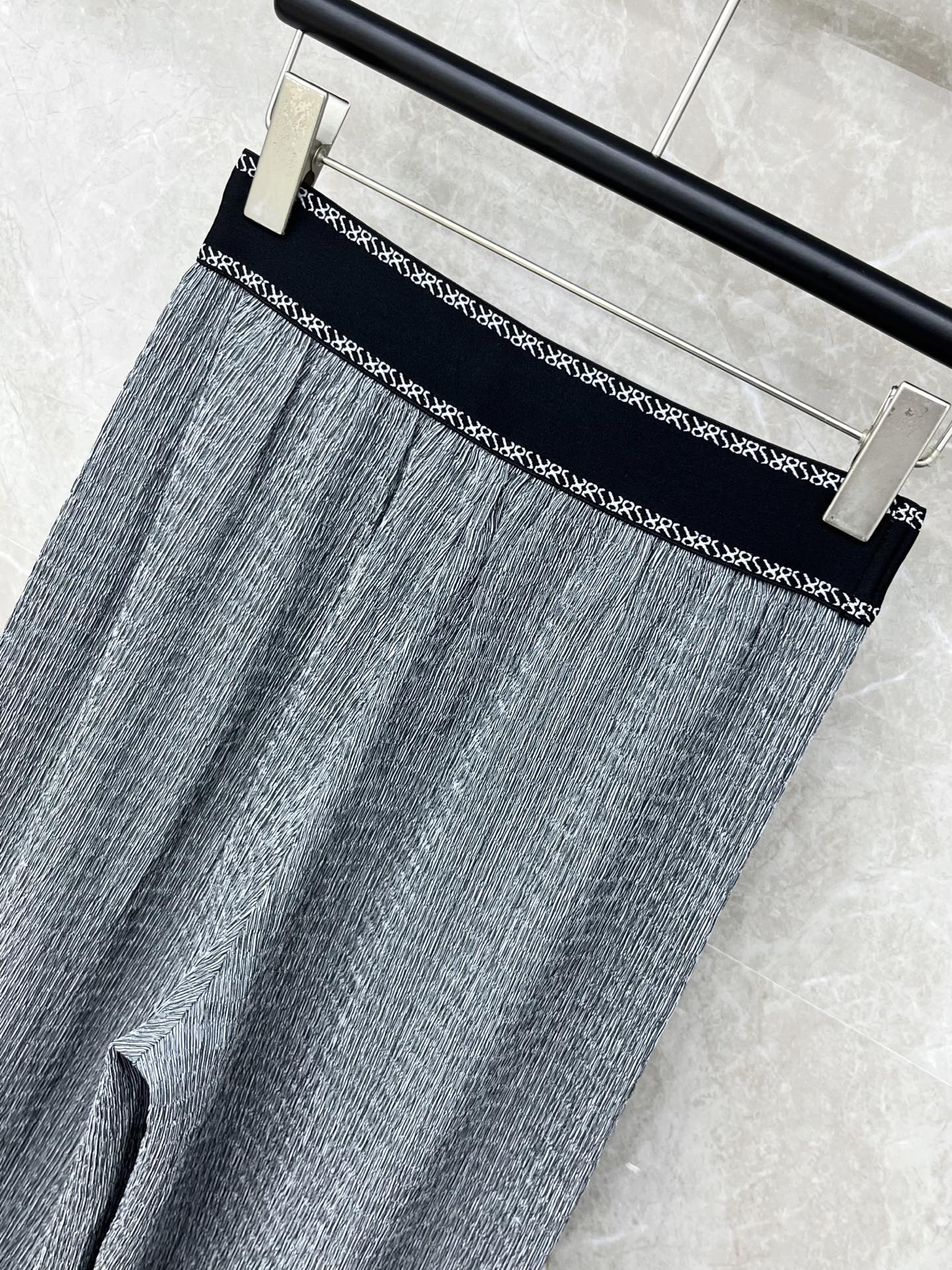 🛒𝐍𝐄𝐖 · 𝟐𝟎𝟐6/爆款现货【早春新款】设计师｜女神同款织带休闲裤松紧字母设计，清新的色系 亲肤的面