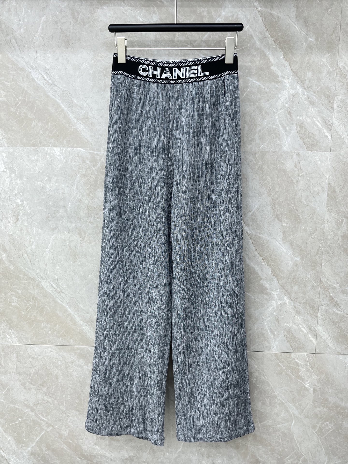 🛒𝐍𝐄𝐖 · 𝟐𝟎𝟐6/爆款现货【早春新款】设计师｜女神同款织带休闲裤松紧字母设计，清新的色系 亲肤的面