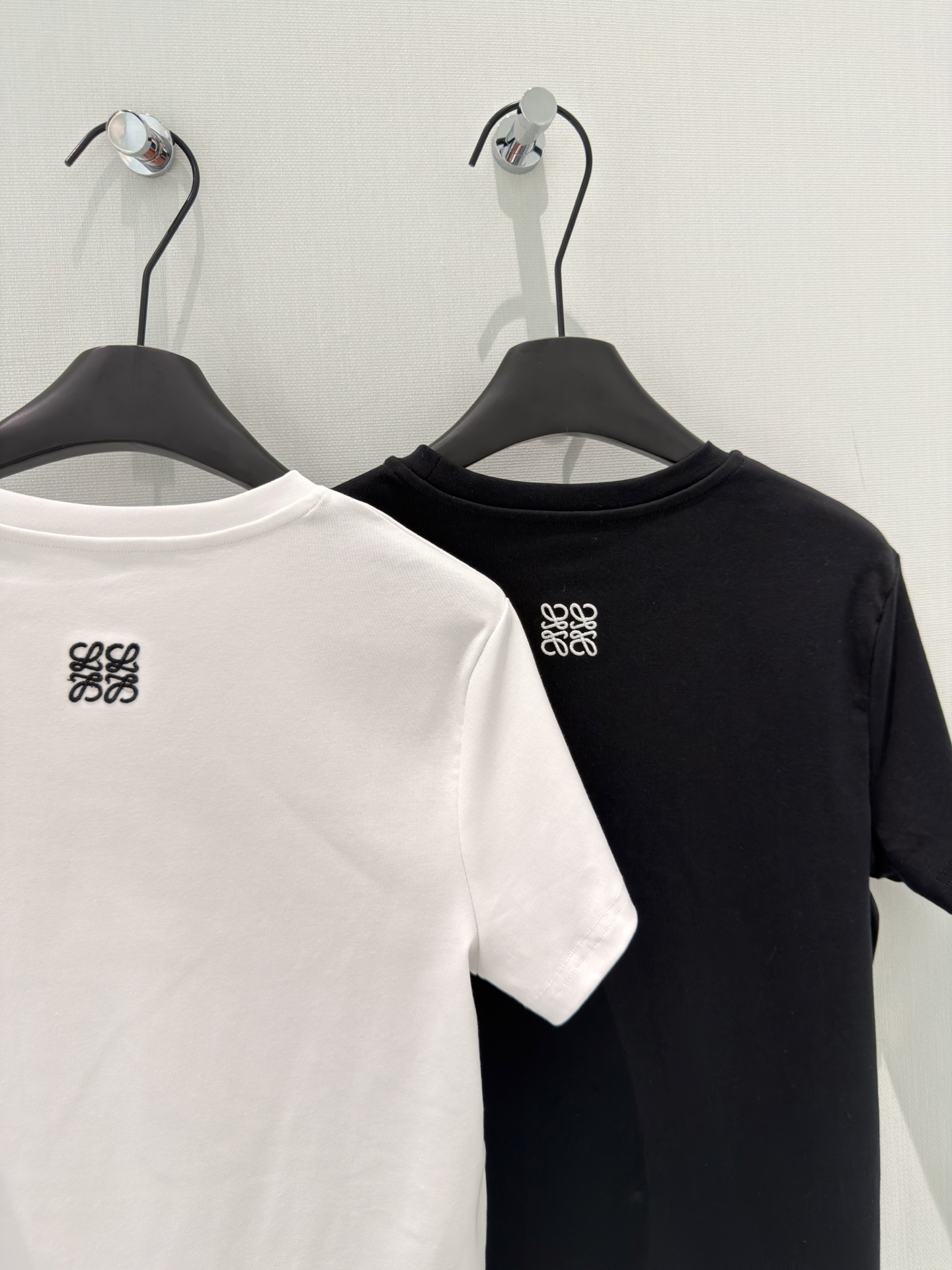 🛒𝐍𝐄𝐖 · 𝟐𝟎𝟐6/爆款现货原单品质 小众｜2026新品珠片绣𝑇𝑒𝑒定制YB材质 透气舒适 质感十足