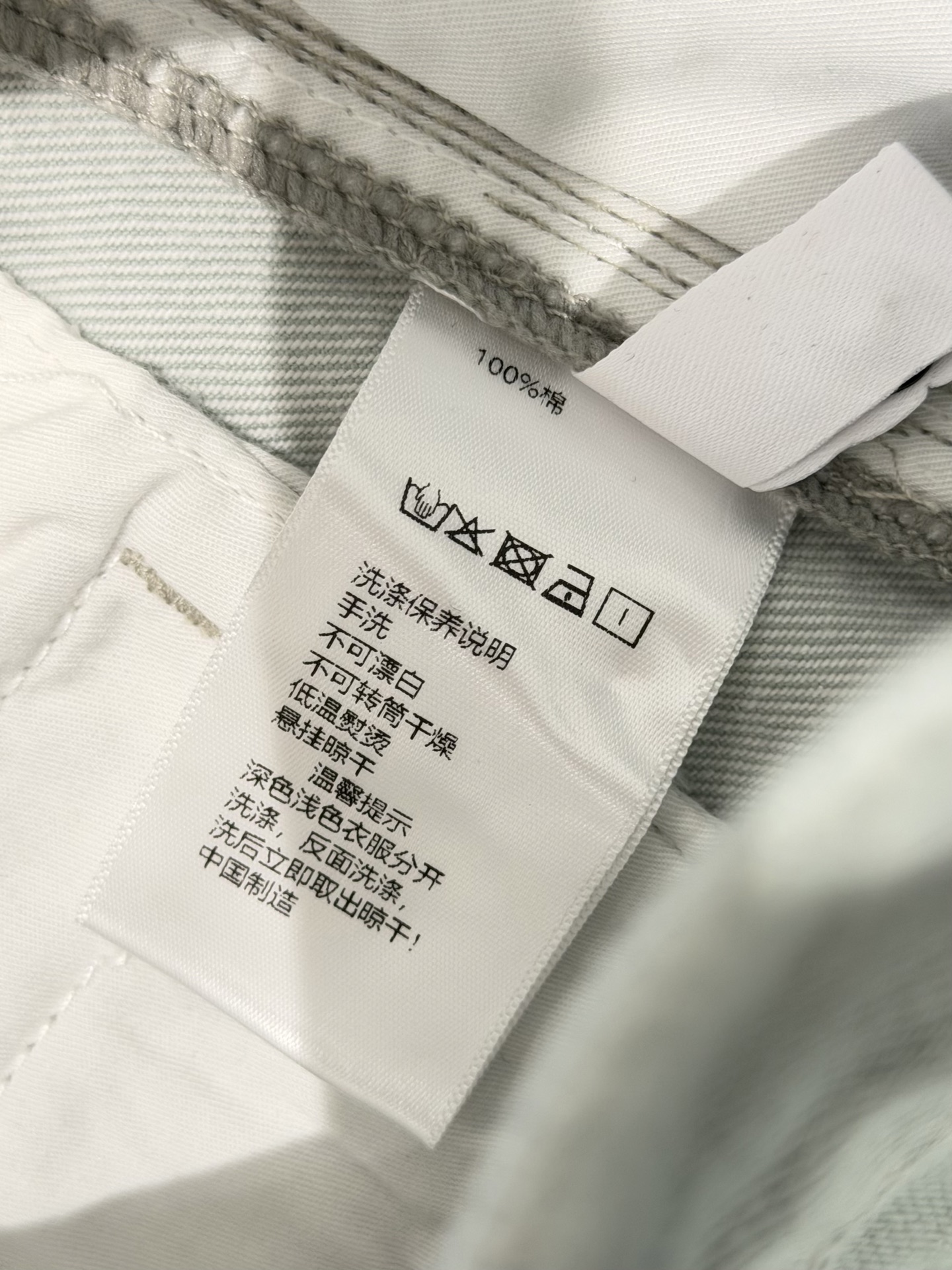 🛒𝐍𝐄𝐖 · 𝟐𝟎𝟐6/爆款现货原创 设计师｜26新款牛仔短裤色系搭配非常好看，瘦身设计，版型上身巨好看