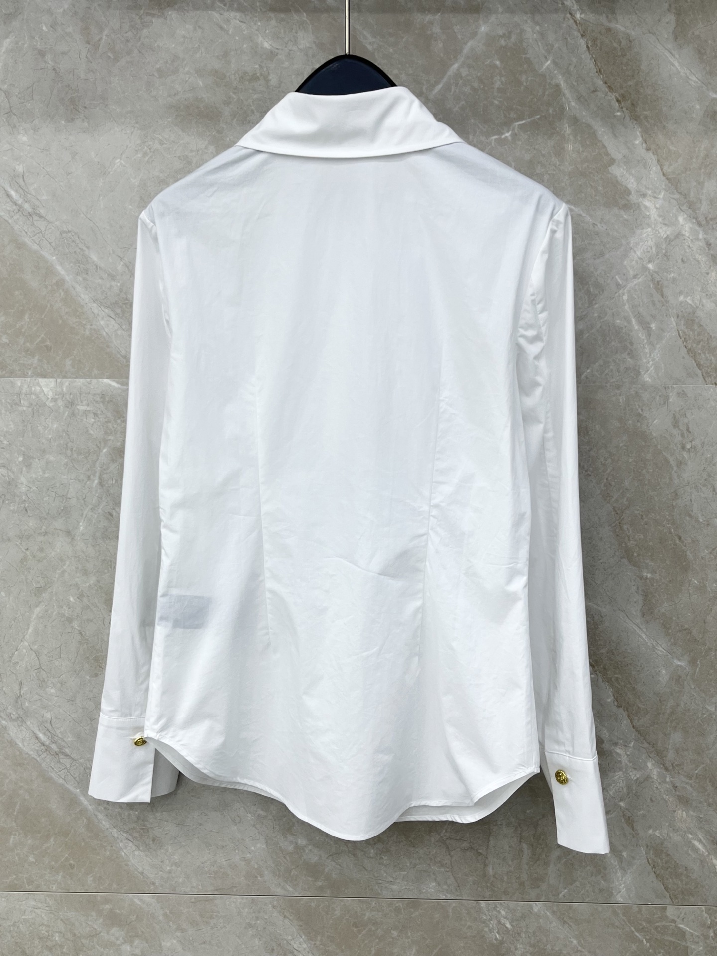 🛒𝐍𝐄𝐖 · 𝟐𝟎𝟐6/爆款现货【早春新款】Bal*｜26新款 重工金扣长袖衬衫 美式辣妹 它的白金撞色