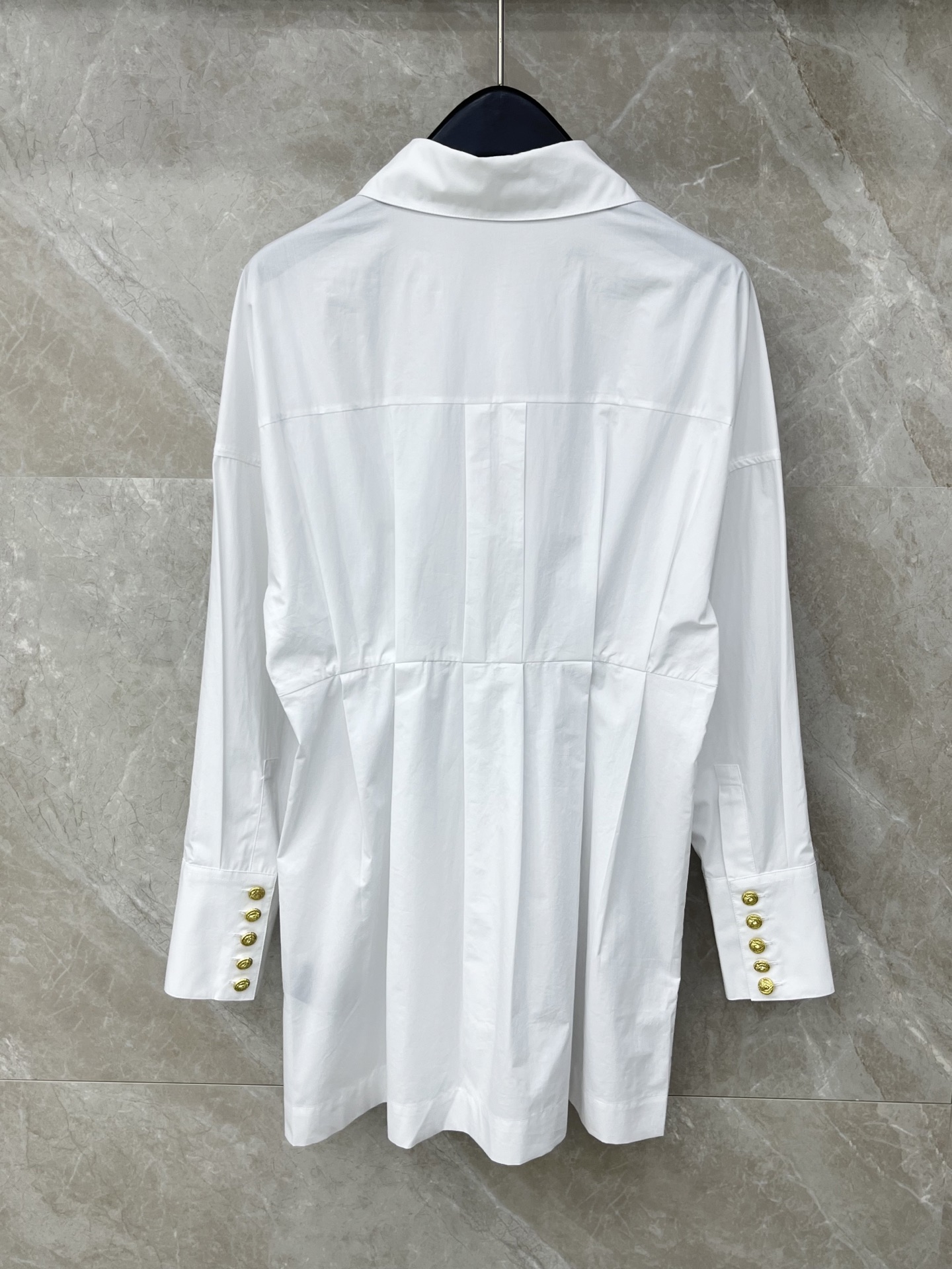 🛒𝐍𝐄𝐖 · 𝟐𝟎𝟐6/爆款现货【早春新款】Bal*｜26新款 重工金扣长袖衬衫连衣裙美式辣妹 它的白金