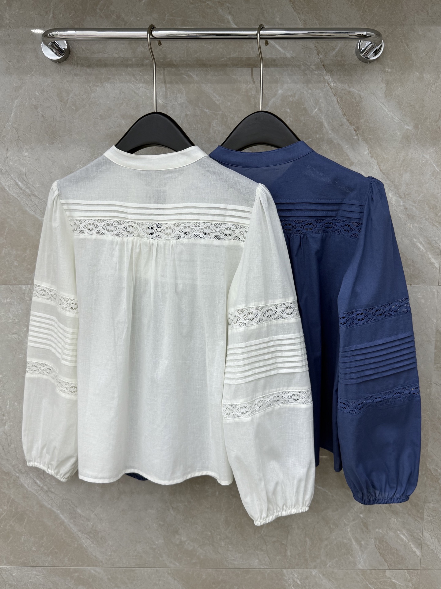 🛒𝐍𝐄𝐖 · 𝟐𝟎𝟐6/爆款现货原单品质 小众*｜2026新品蕾丝拼接系带衬衫精致版型，镂空设计，高级肌