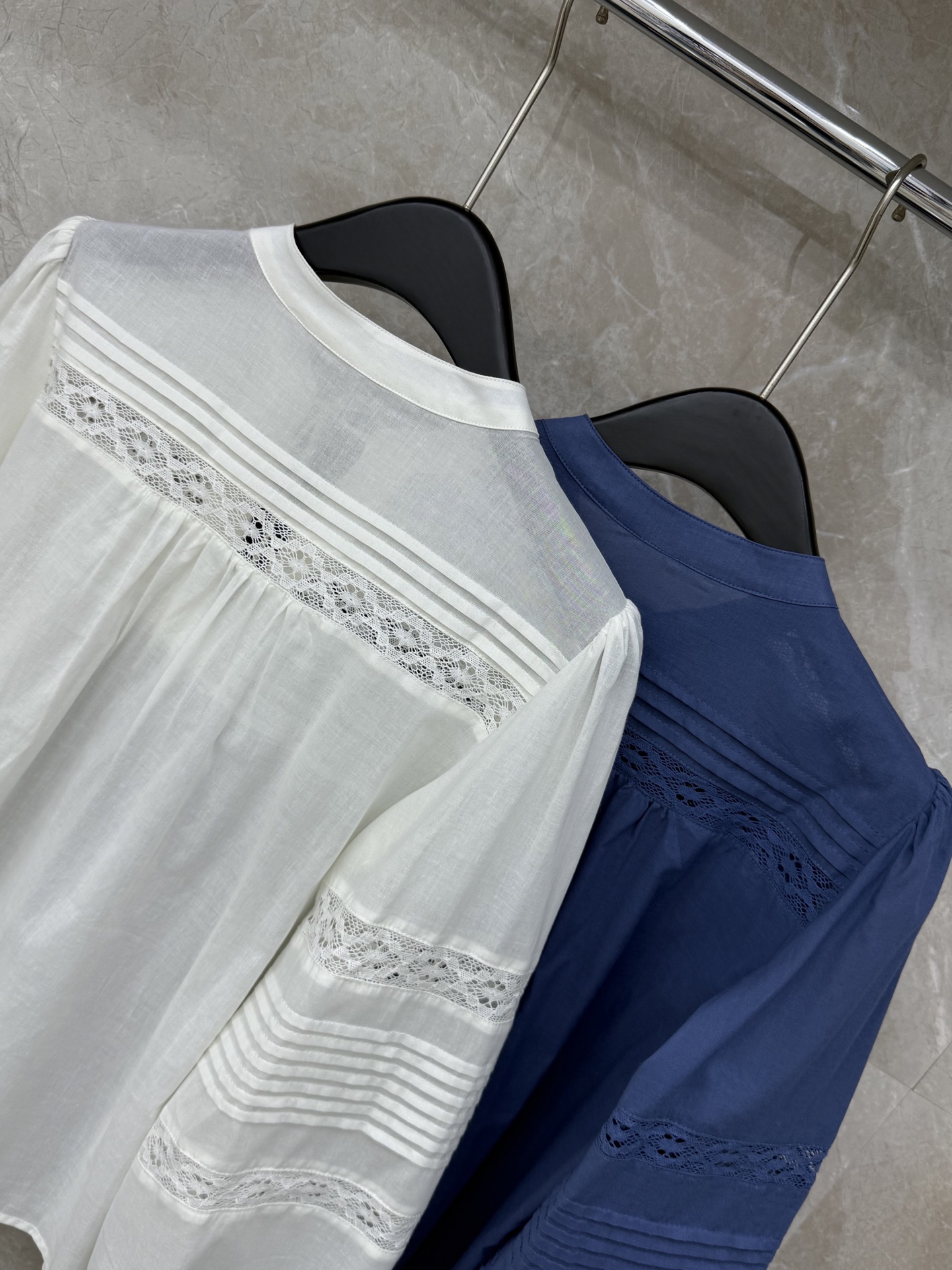 🛒𝐍𝐄𝐖 · 𝟐𝟎𝟐6/爆款现货原单品质 小众*｜2026新品蕾丝拼接系带衬衫精致版型，镂空设计，高级肌