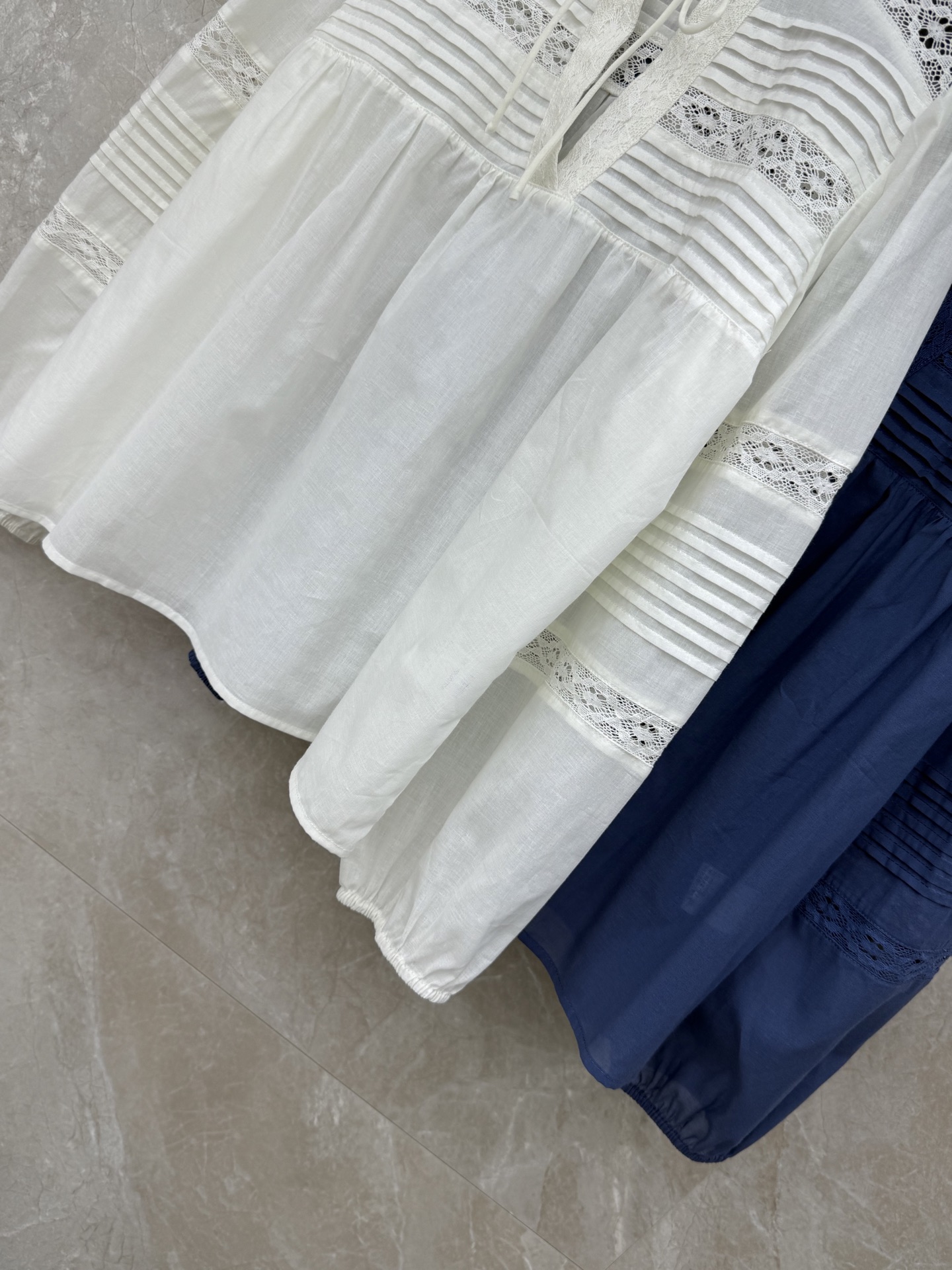 🛒𝐍𝐄𝐖 · 𝟐𝟎𝟐6/爆款现货原单品质 小众*｜2026新品蕾丝拼接系带衬衫精致版型，镂空设计，高级肌