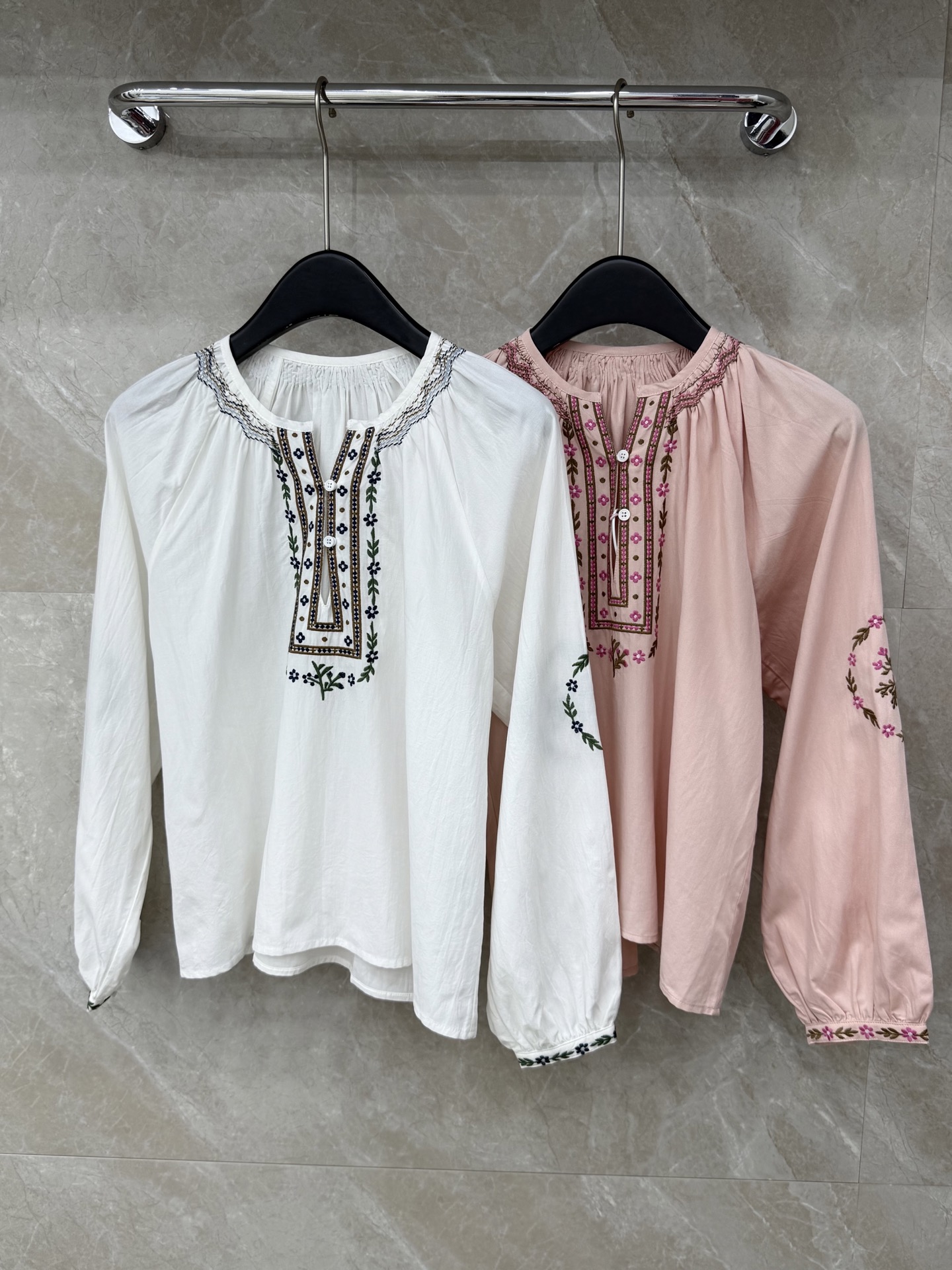 🛒𝐍𝐄𝐖 · 𝟐𝟎𝟐6/爆款现货原单品质 小众*｜2026新品刺绣衬衫精致版型，民族风设计，高级肌理细腻