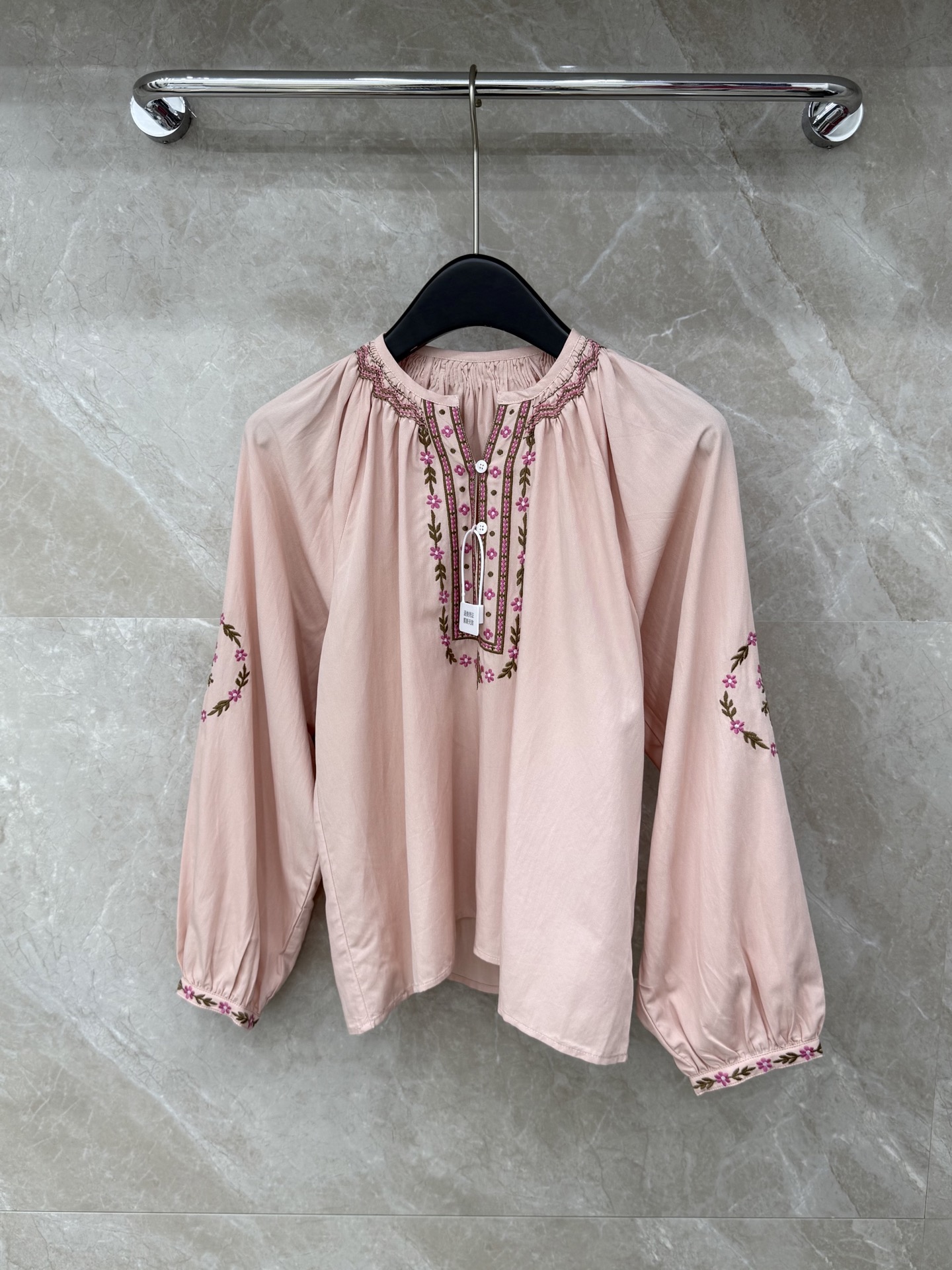 🛒𝐍𝐄𝐖 · 𝟐𝟎𝟐6/爆款现货原单品质 小众*｜2026新品刺绣衬衫精致版型，民族风设计，高级肌理细腻