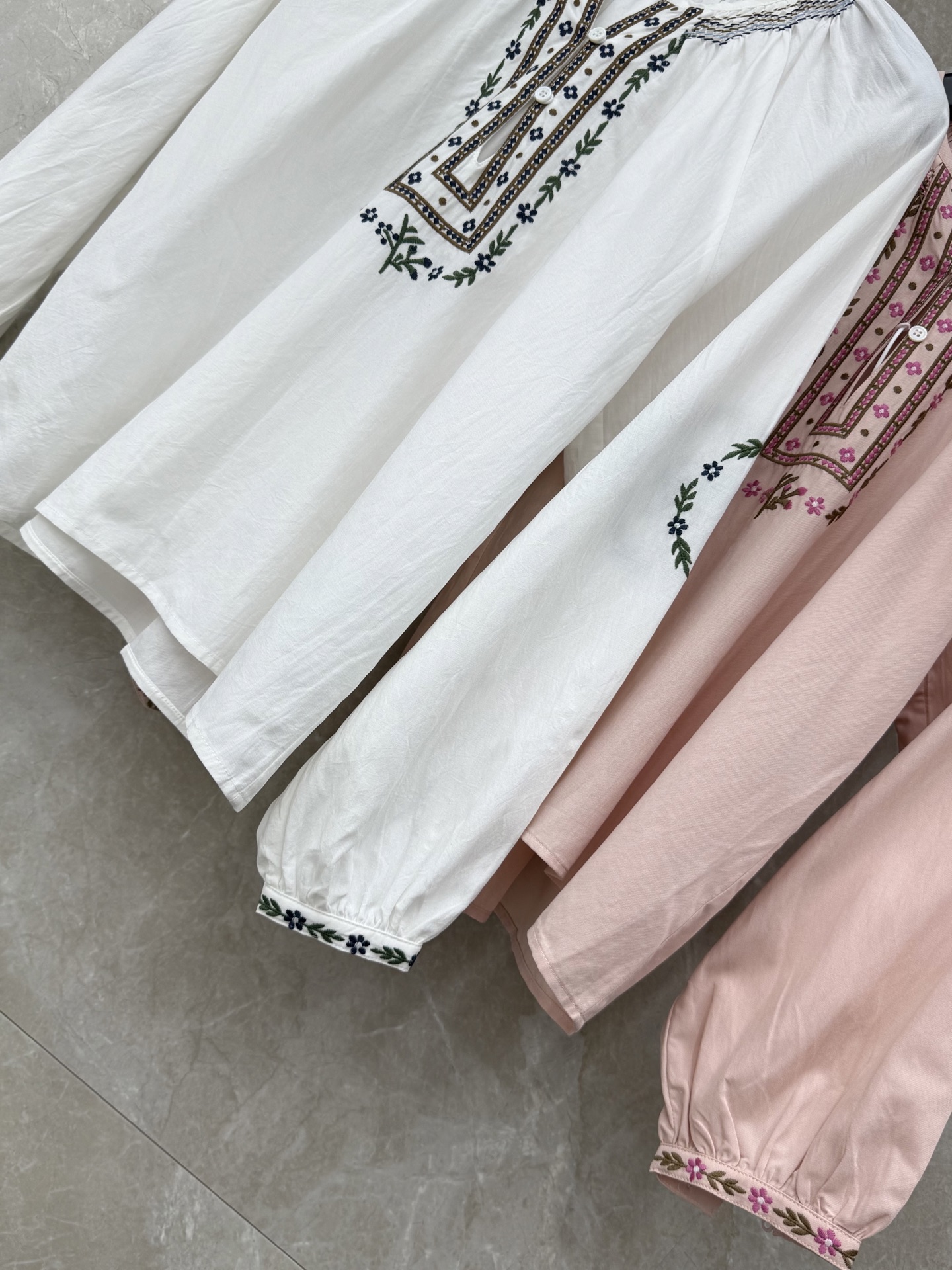 🛒𝐍𝐄𝐖 · 𝟐𝟎𝟐6/爆款现货原单品质 小众*｜2026新品刺绣衬衫精致版型，民族风设计，高级肌理细腻
