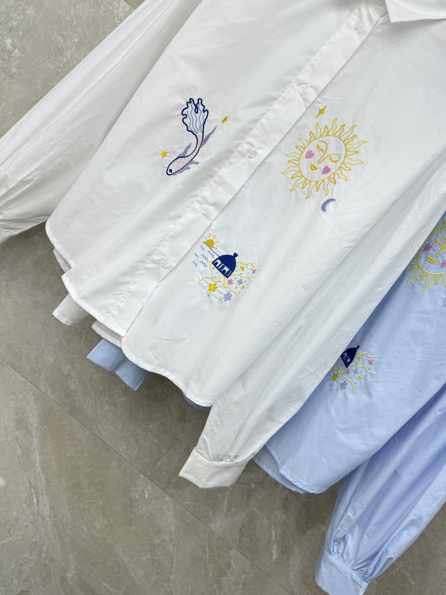 🛒𝐍𝐄𝐖 · 𝟐𝟎𝟐6/爆款现货原单品质 小众*｜2026新品刺绣衬衫精致版型，童趣设计，高级肌理细腻 