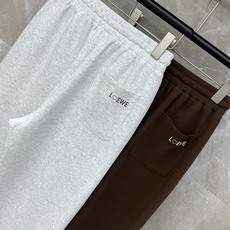 🛒𝐍𝐄𝐖 · 𝟐𝟎𝟐6/爆款现货【早春新款】设计师|女神同款休闲卫裤松紧抽绳设计,清新的色系 亲肤的面 🛒𝐍𝐄𝐖 · 𝟐𝟎𝟐6/爆款现货【早春新款】设计师|女神同款休闲卫裤松紧抽绳设计,清新的色系 亲肤的面