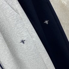 🛒𝐍𝐄𝐖 · 𝟐𝟎𝟐6/爆款现货【早春新款】设计师|女神同款休闲卫裤松紧抽绳设计,清新的色系 亲肤的面 🛒𝐍𝐄𝐖 · 𝟐𝟎𝟐6/爆款现货【早春新款】设计师|女神同款休闲卫裤松紧抽绳设计,清新的色系 亲肤的面