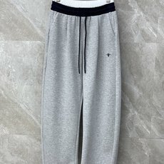 🛒𝐍𝐄𝐖 · 𝟐𝟎𝟐6/爆款现货【早春新款】设计师|女神同款休闲卫裤松紧抽绳设计,清新的色系 亲肤的面 🛒𝐍𝐄𝐖 · 𝟐𝟎𝟐6/爆款现货【早春新款】设计师|女神同款休闲卫裤松紧抽绳设计,清新的色系 亲肤的面