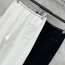 🛒𝐍𝐄𝐖 · 𝟐𝟎𝟐6/爆款现货【早春新款】设计师|女神同款休闲裤松紧抽绳设计,清新的色系 亲肤的面料 🛒𝐍𝐄𝐖 · 𝟐𝟎𝟐6/爆款现货【早春新款】设计师|女神同款休闲裤松紧抽绳设计,清新的色系 亲肤的面料