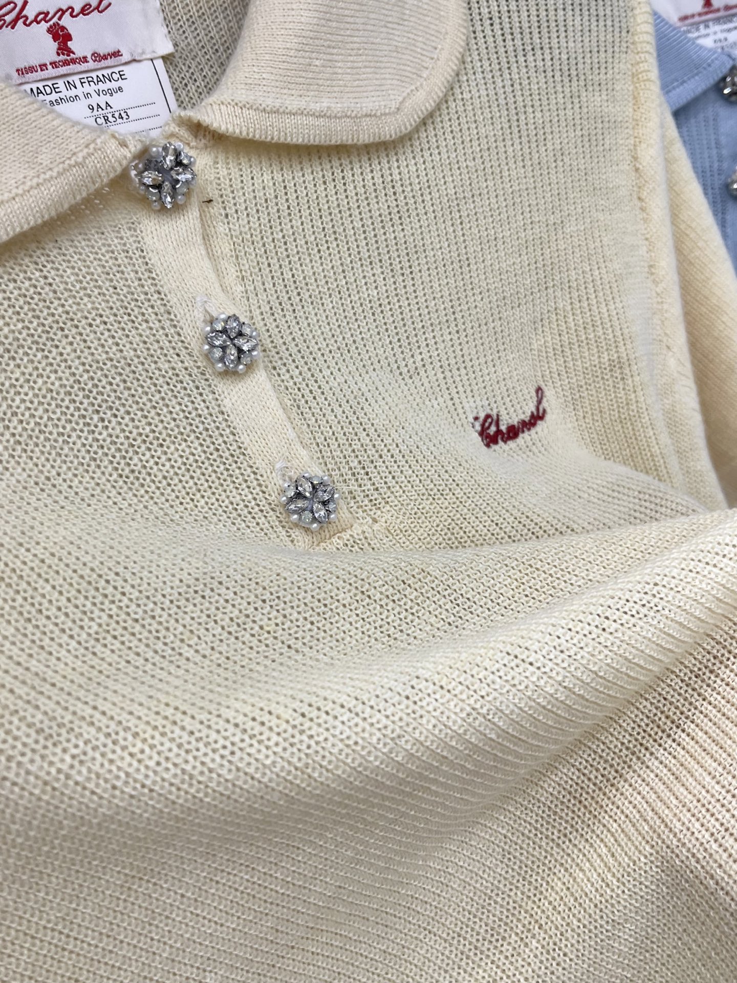 🛒𝐍𝐄𝐖 · 𝟐𝟎𝟐6/爆款现货设计师 小众｜26新品娃娃领羊绒针织短袖叠穿王炸单品，精致常规版型上身巨