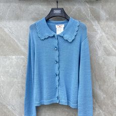 🛒𝐍𝐄𝐖 · 𝟐𝟎𝟐6/爆款现货设计师 小众|26新品翻边手钩花钻扣针织开衫王炸单品,精致常规版型上身 🛒𝐍𝐄𝐖 · 𝟐𝟎𝟐6/爆款现货设计师 小众|26新品翻边手钩花钻扣针织开衫王炸单品,精致常规版型上身
