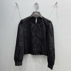 🛒𝐍𝐄𝐖 · 𝟐𝟎𝟐6/爆款现货原单品质 小众*|2026新品重工镂空刺绣衬衫精致版型,条纹设计,高级肌 🛒𝐍𝐄𝐖 · 𝟐𝟎𝟐6/爆款现货原单品质 小众*|2026新品重工镂空刺绣衬衫精致版型,条纹设计,高级肌