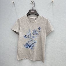 🛒𝐍𝐄𝐖 · 𝟐𝟎𝟐6/爆款现货【春夏上新】 Di*|2026新款撞色刺绣T恤高订面料,百搭版型 ,上 🛒𝐍𝐄𝐖 · 𝟐𝟎𝟐6/爆款现货【春夏上新】 Di*|2026新款撞色刺绣T恤高订面料,百搭版型 ,上