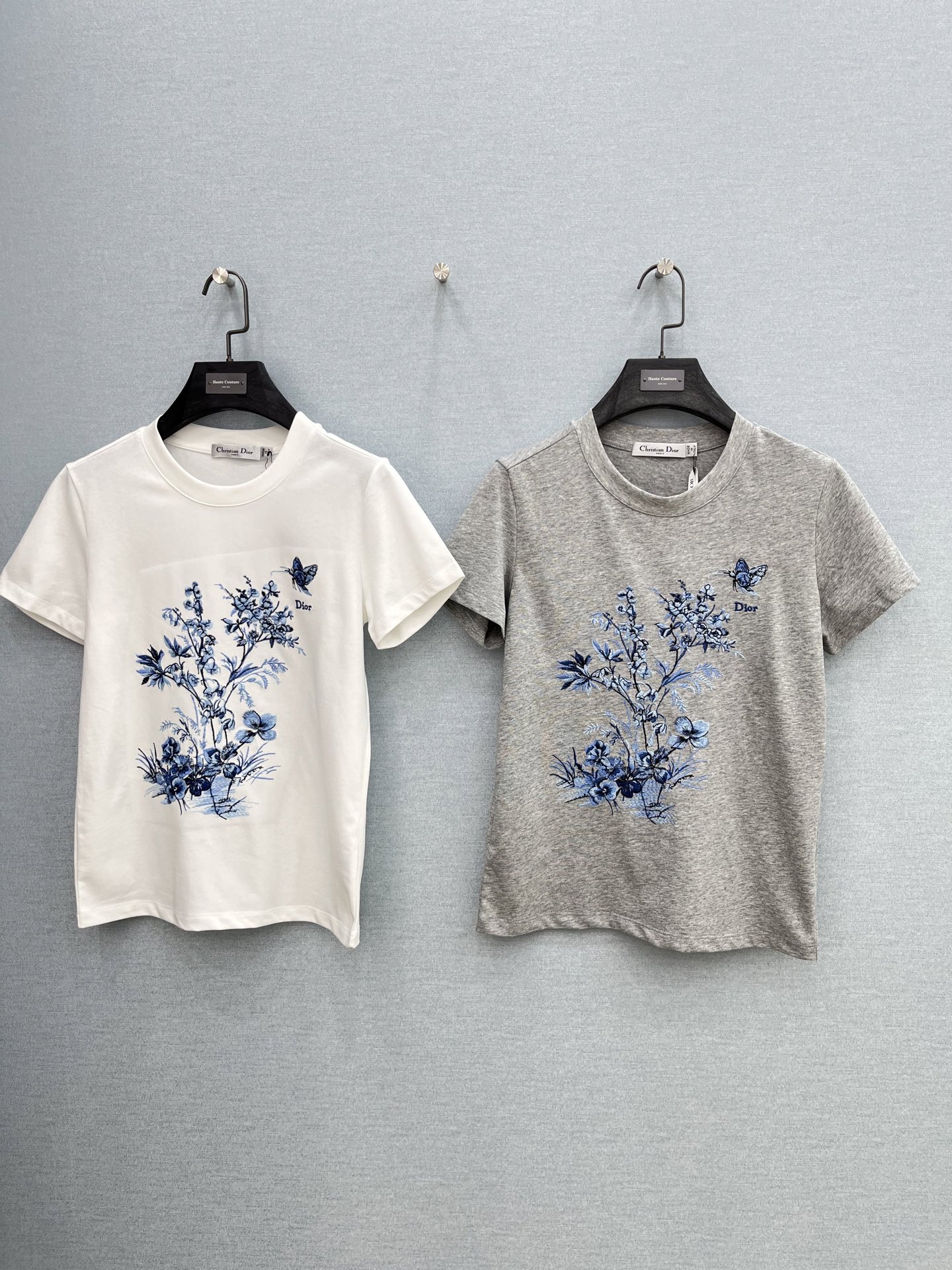 🛒𝐍𝐄𝐖 · 𝟐𝟎𝟐6/爆款现货【春夏上新】 Di*｜2026新款撞色刺绣T恤高订面料，百搭版型  ，上