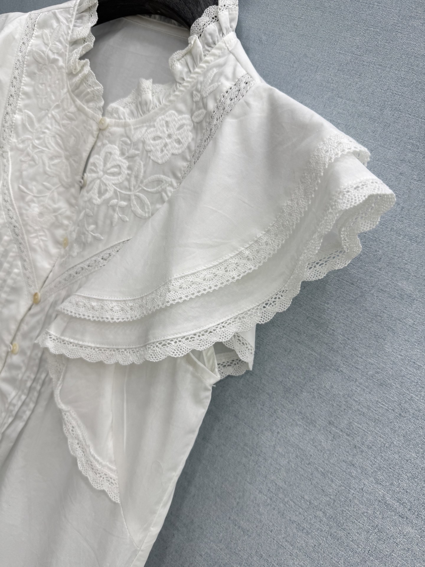 🛒𝐍𝐄𝐖 · 𝟐𝟎𝟐6/爆款现货原单品质 小众*｜2026新品蕾丝水溶短袖衬衫精致版型，珊瑚袖设计，高级