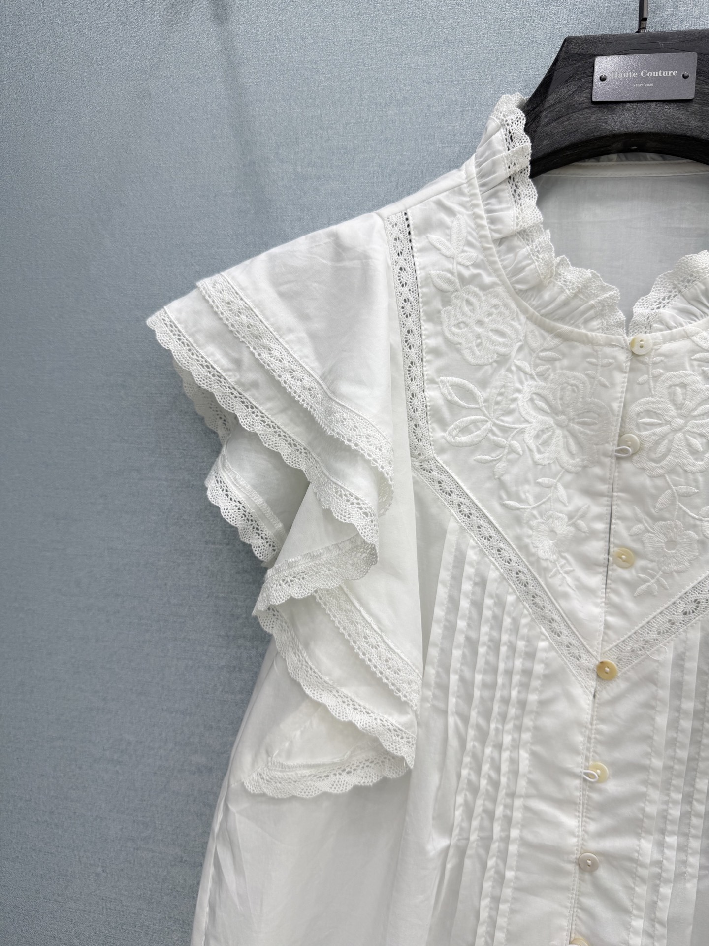 🛒𝐍𝐄𝐖 · 𝟐𝟎𝟐6/爆款现货原单品质 小众*｜2026新品蕾丝水溶短袖衬衫精致版型，珊瑚袖设计，高级