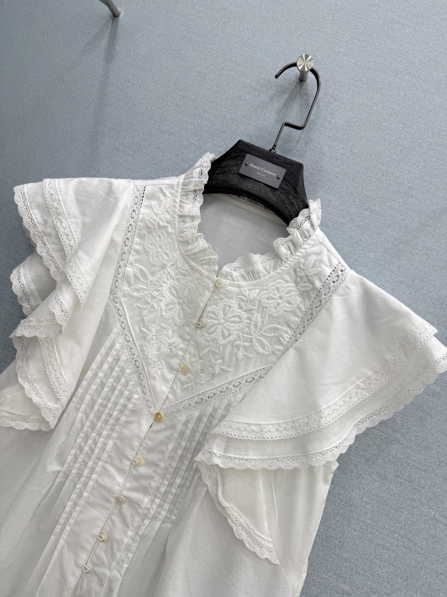 🛒𝐍𝐄𝐖 · 𝟐𝟎𝟐6/爆款现货原单品质 小众*｜2026新品蕾丝水溶短袖衬衫精致版型，珊瑚袖设计，高级