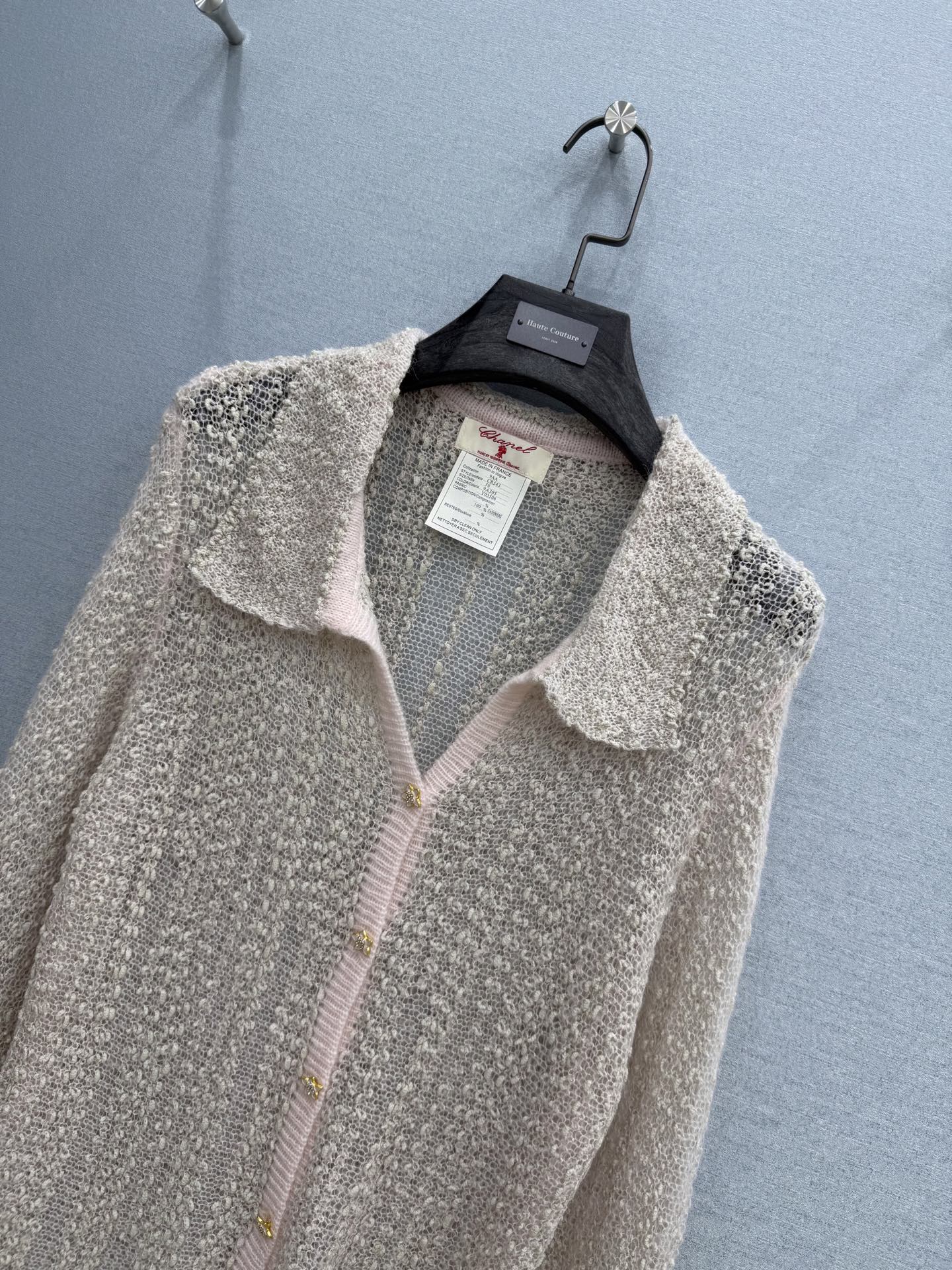 🛒𝐍𝐄𝐖 · 𝟐𝟎𝟐6/爆款现货原单品质 小众*｜2026新品长袖镂空钻扣镂空开衫软糯舒适，高级肌理细腻