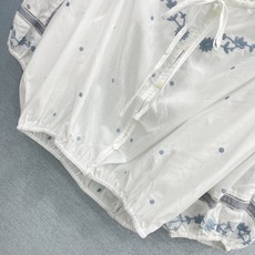 🛒𝐍𝐄𝐖 · 𝟐𝟎𝟐6/爆款现货原单品质 小众*|2026新品一字领中袖衬衫精致版型,灯笼袖设计,高级肌 🛒𝐍𝐄𝐖 · 𝟐𝟎𝟐6/爆款现货原单品质 小众*|2026新品一字领中袖衬衫精致版型,灯笼袖设计,高级肌
