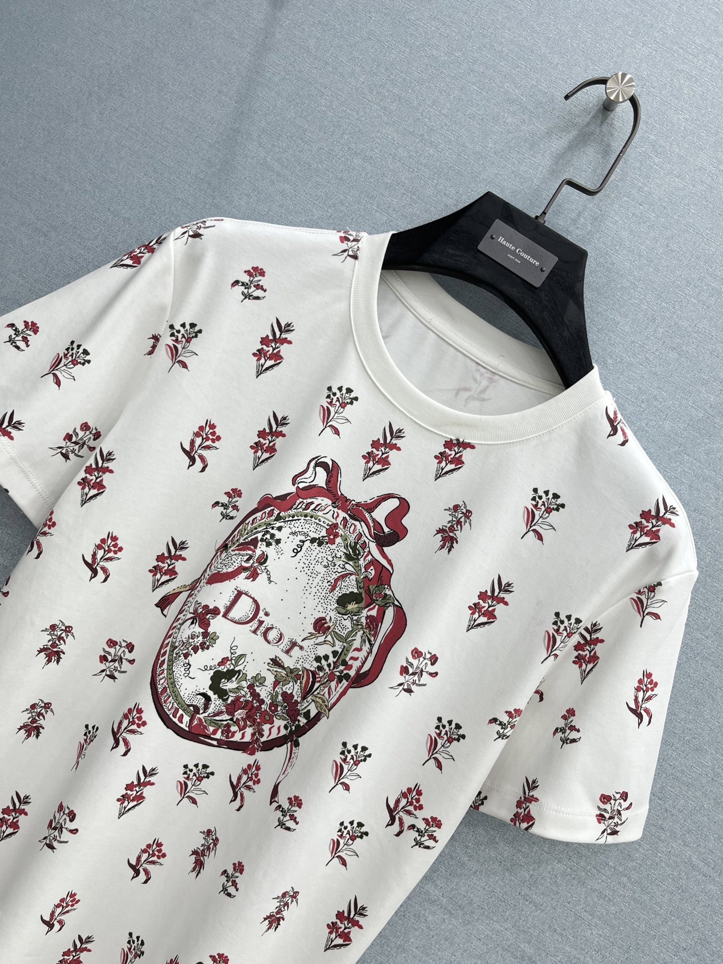 🛒𝐍𝐄𝐖 · 𝟐𝟎𝟐6/爆款现货【春夏上新】 Di*｜2026新款满身撞色印花T恤高订面料，百搭版型  