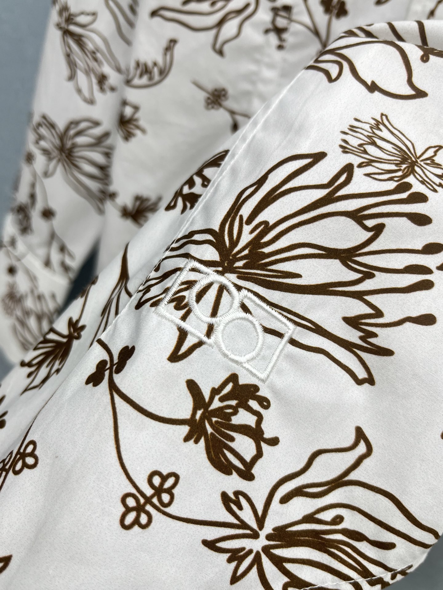 🛒𝐍𝐄𝐖 · 𝟐𝟎𝟐6/爆款现货原单品质  Por*｜1961鸢尾花衬衫闭眼入的单品 随便一搭都气质感爆