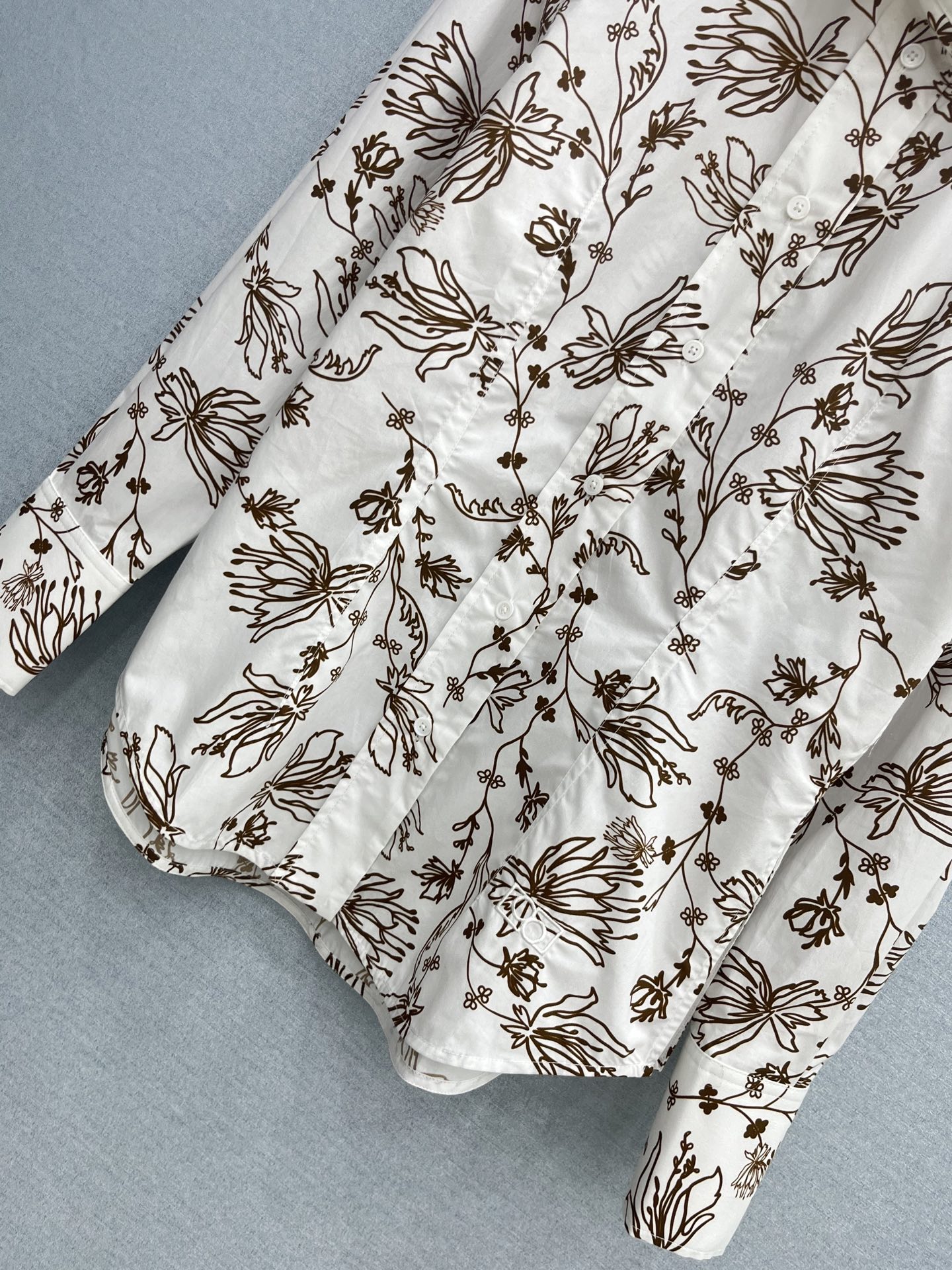 🛒𝐍𝐄𝐖 · 𝟐𝟎𝟐6/爆款现货原单品质  Por*｜1961鸢尾花衬衫闭眼入的单品 随便一搭都气质感爆