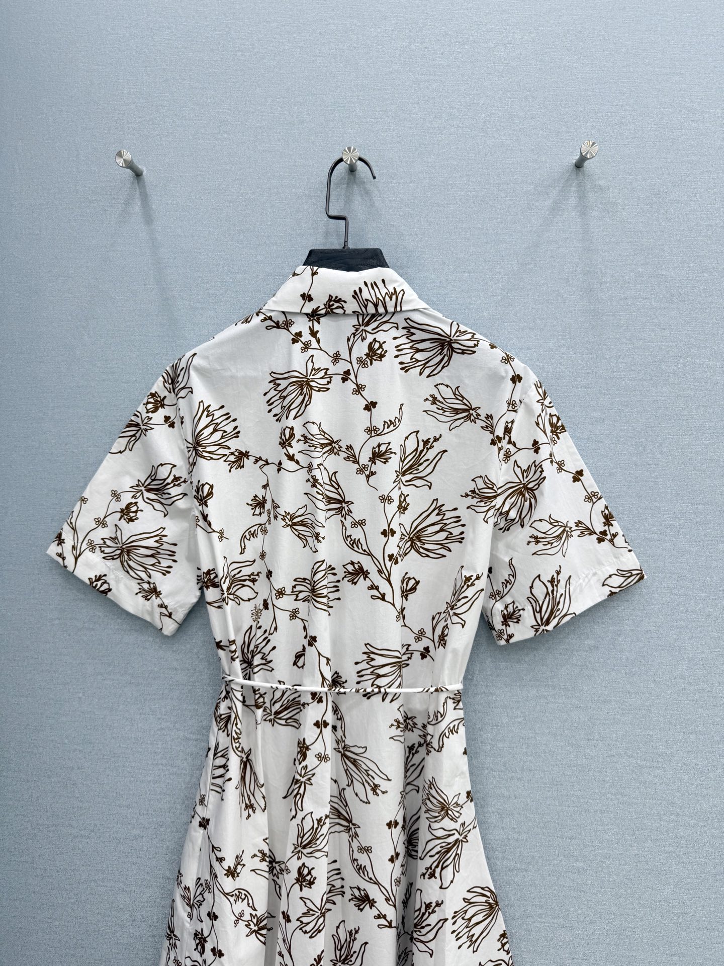 🛒𝐍𝐄𝐖 · 𝟐𝟎𝟐6/爆款现货原单品质  Por*｜1961鸢尾花衬衫连衣裙闭眼入的单品 随便一搭都气