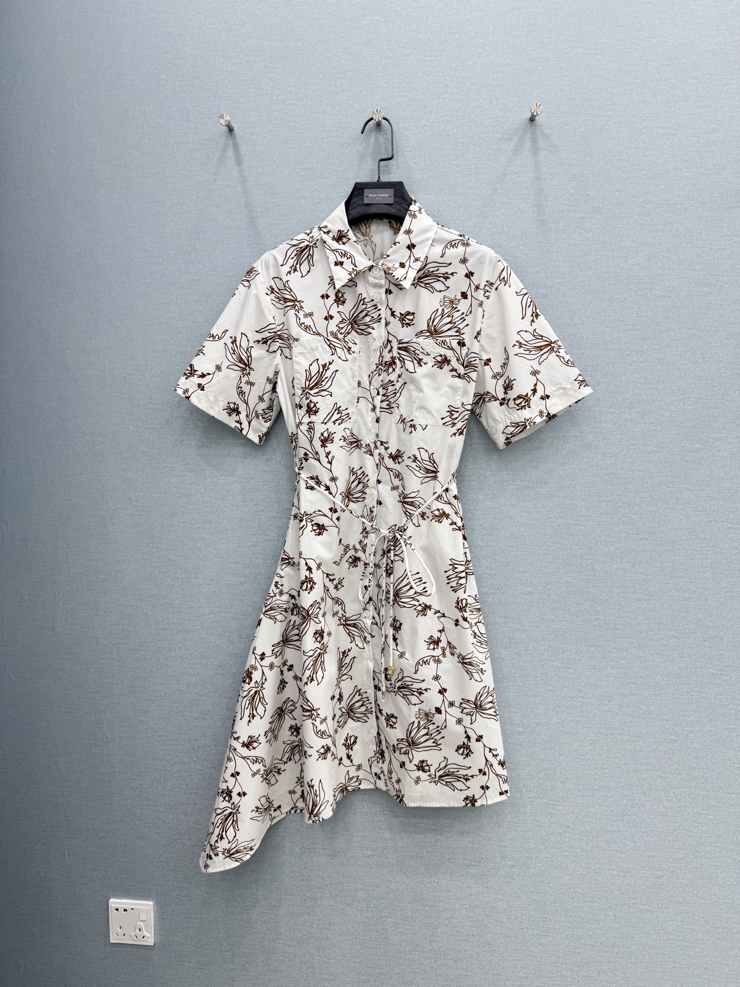 🛒𝐍𝐄𝐖 · 𝟐𝟎𝟐6/爆款现货原单品质  Por*｜1961鸢尾花衬衫连衣裙闭眼入的单品 随便一搭都气