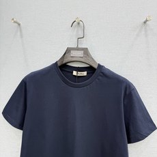 🛒𝐍𝐄𝐖 · 𝟐𝟎𝟐6/爆款现货原单品质 Max*|精致印花短袖T恤高订面料 亲肤透气舒适标志性字母图 🛒𝐍𝐄𝐖 · 𝟐𝟎𝟐6/爆款现货原单品质 Max*|精致印花短袖T恤高订面料 亲肤透气舒适标志性字母图
