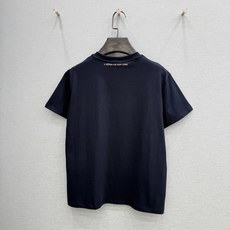 🛒𝐍𝐄𝐖 · 𝟐𝟎𝟐6/爆款现货原单品质 Max*|精致印花短袖T恤高订面料 亲肤透气舒适标志性字母图 🛒𝐍𝐄𝐖 · 𝟐𝟎𝟐6/爆款现货原单品质 Max*|精致印花短袖T恤高订面料 亲肤透气舒适标志性字母图