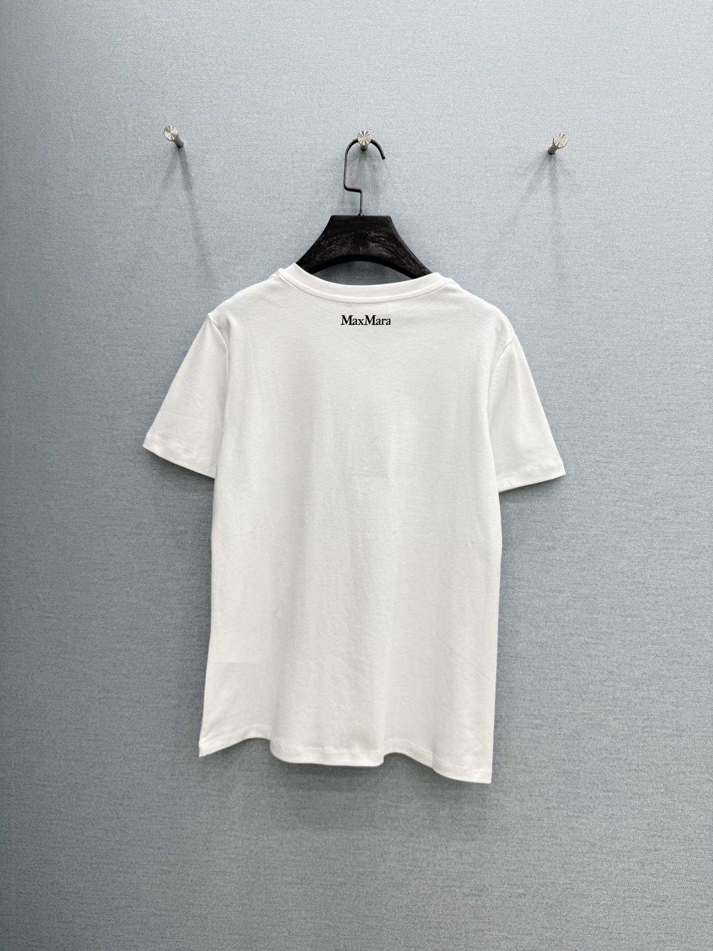 🛒𝐍𝐄𝐖 · 𝟐𝟎𝟐6/爆款现货原单品质  Max*｜精致印花订珠短袖T恤高订面料 亲肤透气舒适标志性字