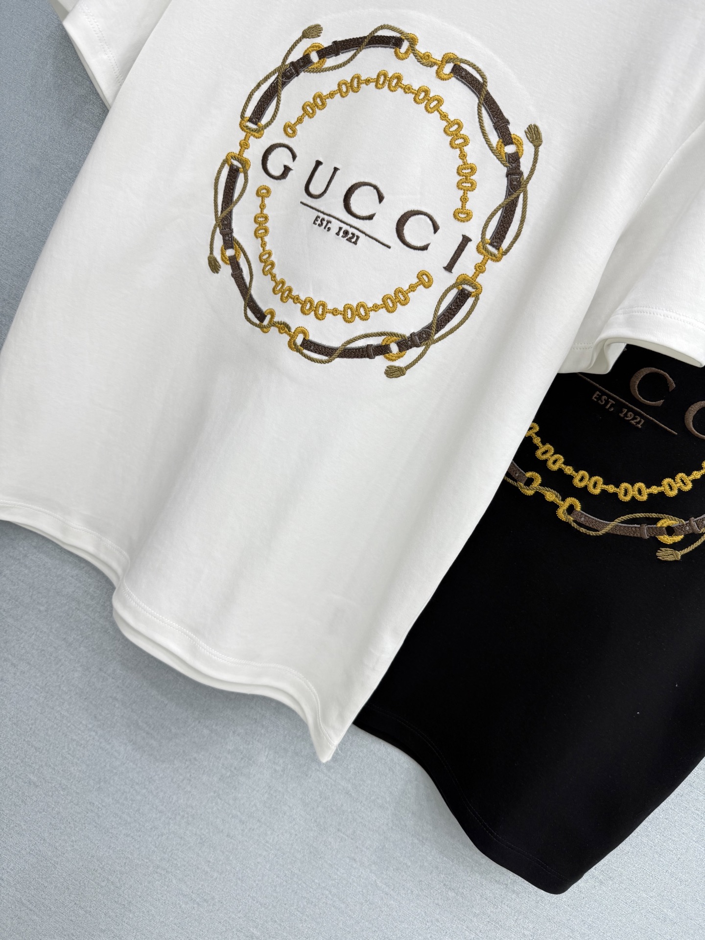 🛒𝐍𝐄𝐖 · 𝟐𝟎𝟐6/爆款现货原单品质  Gu*｜精致刺绣短袖T恤高订面料 亲肤透气舒适标志性字母图案