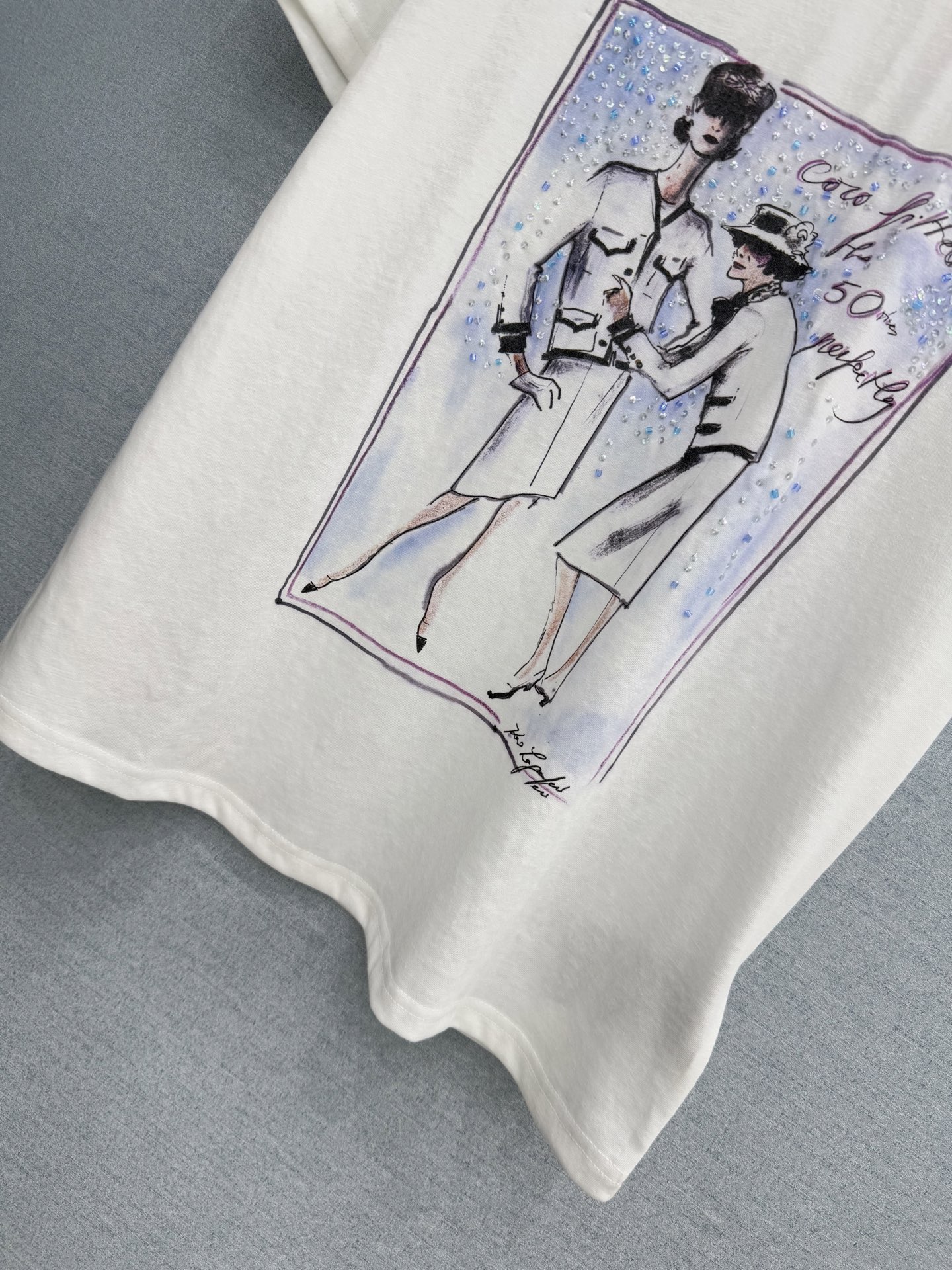 🛒𝐍𝐄𝐖 · 𝟐𝟎𝟐6/爆款现货原单品质 小众*｜精致印花订珠短袖T恤高订面料 亲肤透气舒适标志性字母图
