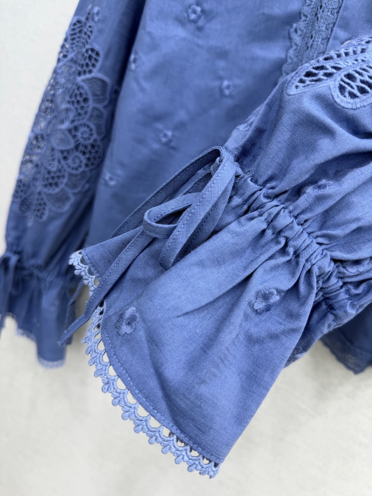 🛒𝐍𝐄𝐖 · 𝟐𝟎𝟐6/爆款现货原单品质 小众*｜2026新款蕾丝拼接刺绣衬衫精致版型，镂空刺绣，高级肌