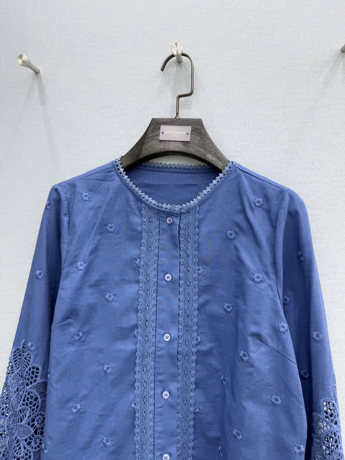 🛒𝐍𝐄𝐖 · 𝟐𝟎𝟐6/爆款现货原单品质 小众*｜2026新款蕾丝拼接刺绣衬衫精致版型，镂空刺绣，高级肌