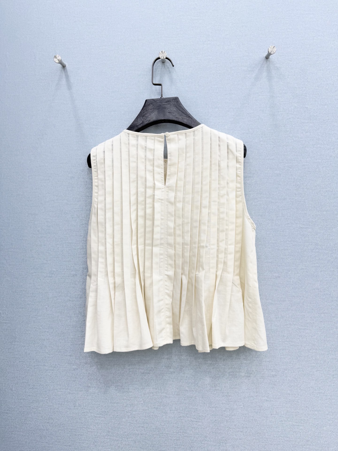 🛒𝐍𝐄𝐖 · 𝟐𝟎𝟐6/爆款现货原单品质 小众*｜2026新款百褶背心衬衫精致版型，蕾丝拼接，高级肌理细