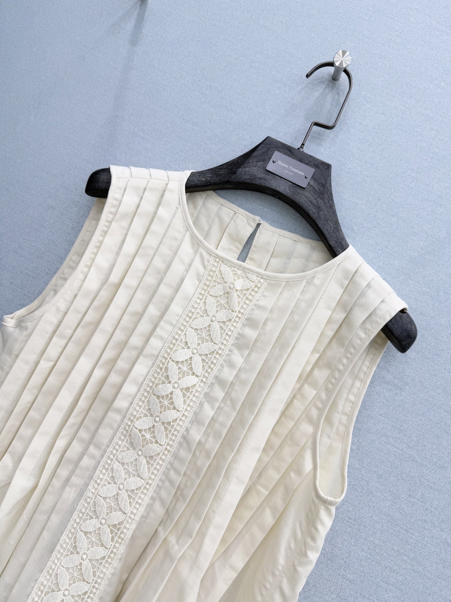 🛒𝐍𝐄𝐖 · 𝟐𝟎𝟐6/爆款现货原单品质 小众*｜2026新款百褶背心衬衫精致版型，蕾丝拼接，高级肌理细