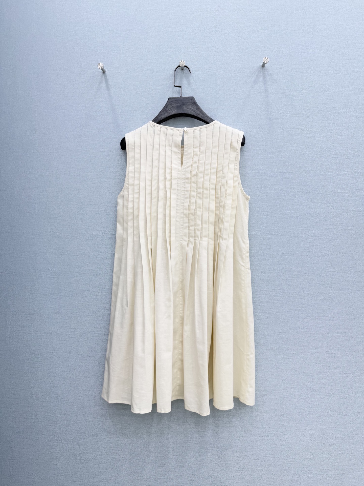🛒𝐍𝐄𝐖 · 𝟐𝟎𝟐6/爆款现货原单品质 小众*｜2026新款百褶背心连衣裙精致版型，蕾丝拼接，高级肌理