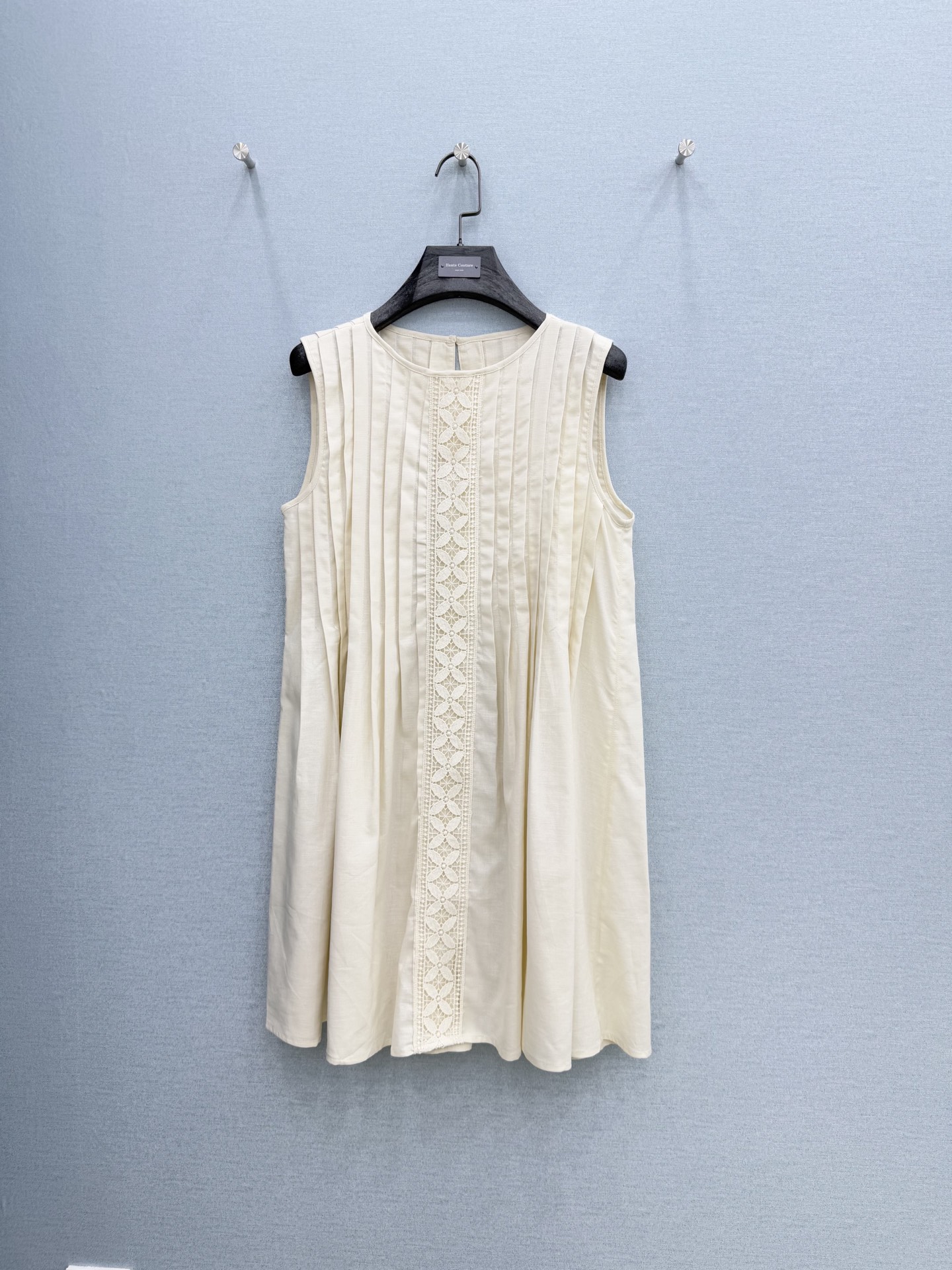 🛒𝐍𝐄𝐖 · 𝟐𝟎𝟐6/爆款现货原单品质 小众*｜2026新款百褶背心连衣裙精致版型，蕾丝拼接，高级肌理