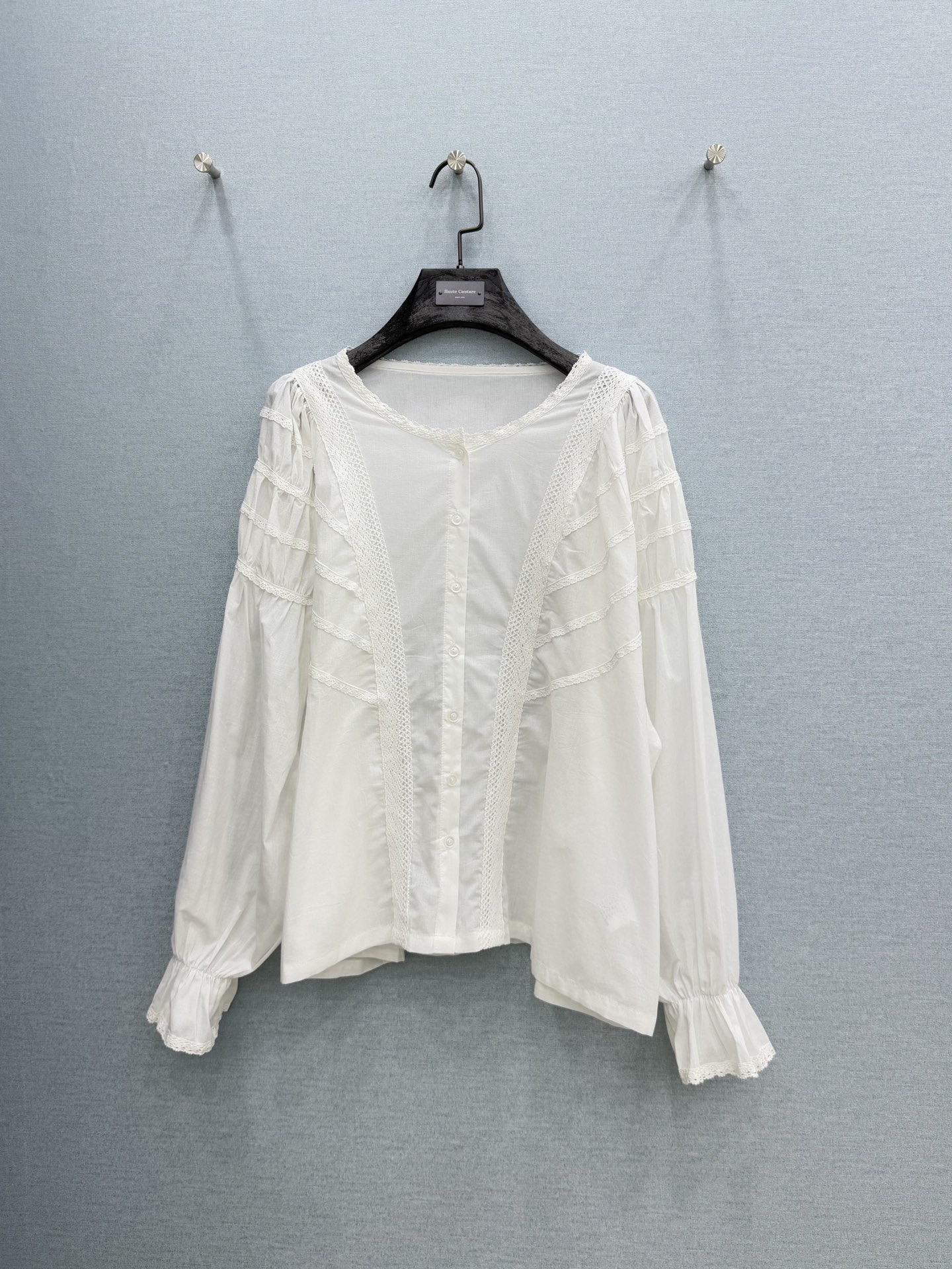 🛒𝐍𝐄𝐖 · 𝟐𝟎𝟐6/爆款现货原单品质 小众*｜2026新款蕾丝拼接刺绣衬衫精致版型，花边刺绣，高级肌
